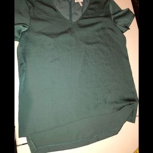 Leith large jade green silky shell w/ overlay v-neck top and button back